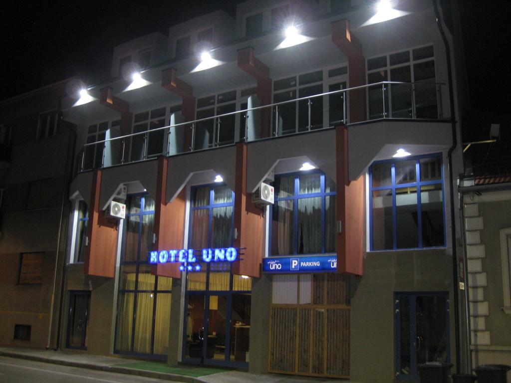 Hotel Uno Kecskemet Exterior photo